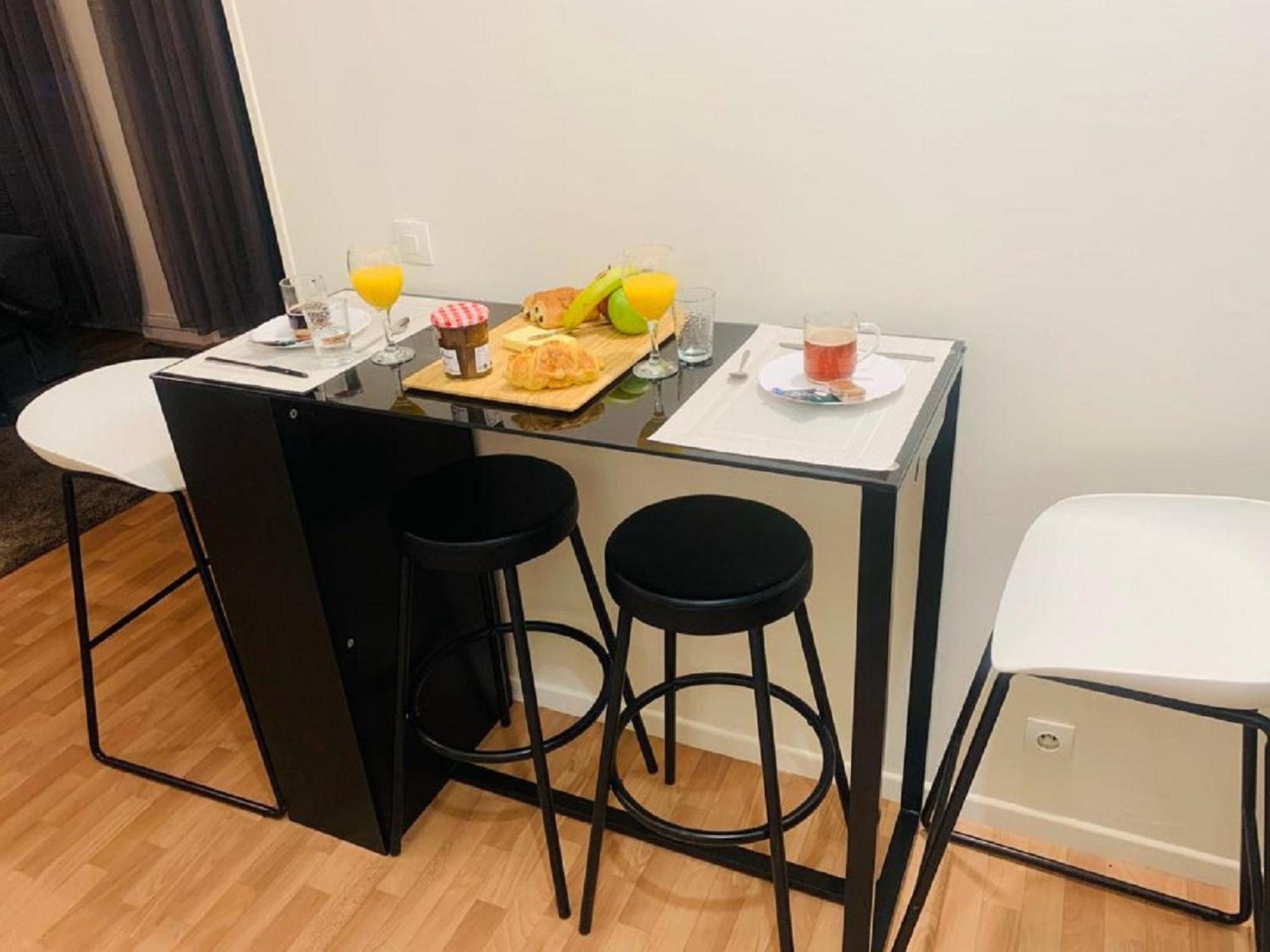 Appartement Calme Et Chaleureux Proche De Paris Курбевуа Екстер'єр фото